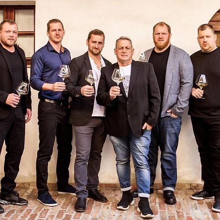 Posestvo Scurek Wine Panzió Dobrovo Kültér fotó
