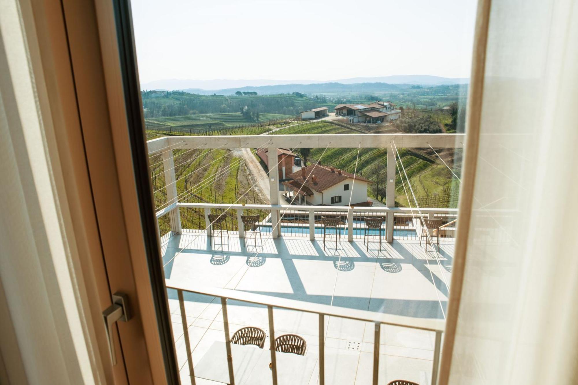 Posestvo Scurek Wine Panzió Dobrovo Kültér fotó